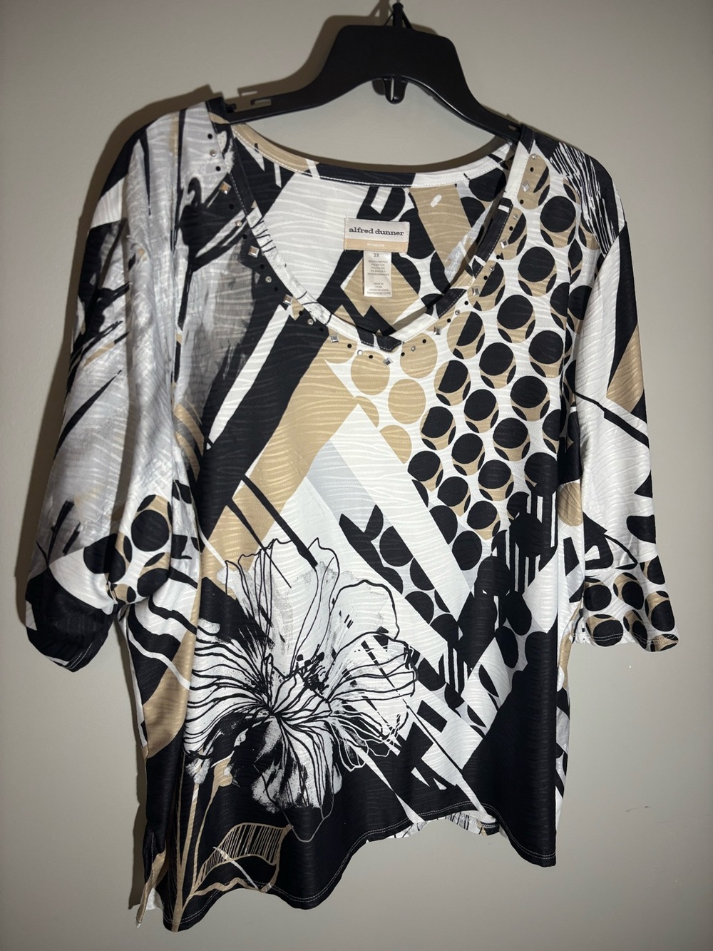 Alfred Dunner 3X Abstract Floral Embellished 3/4 Sleeve Top Black Tan White